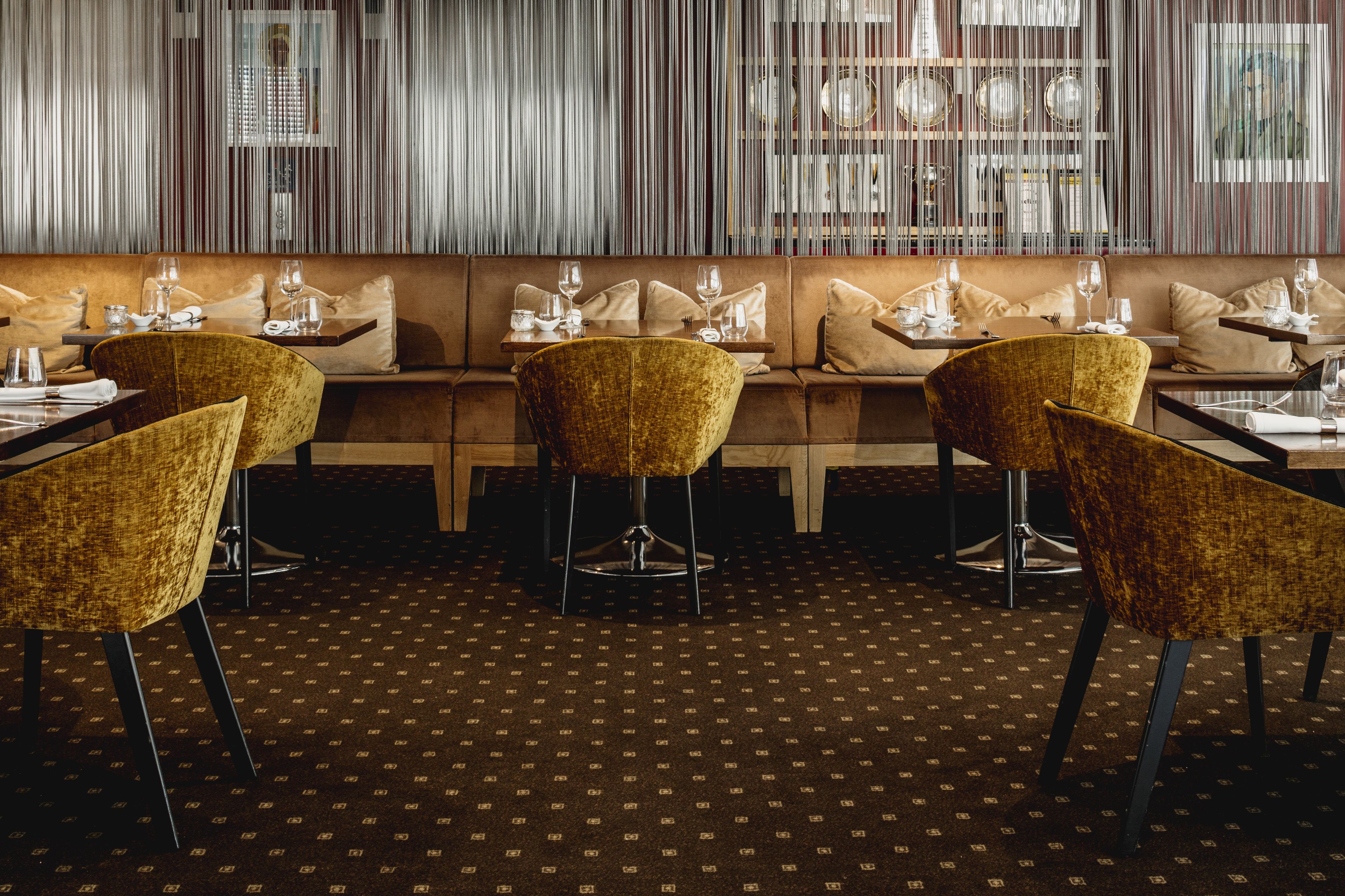 breakfast, lunch and dinner served