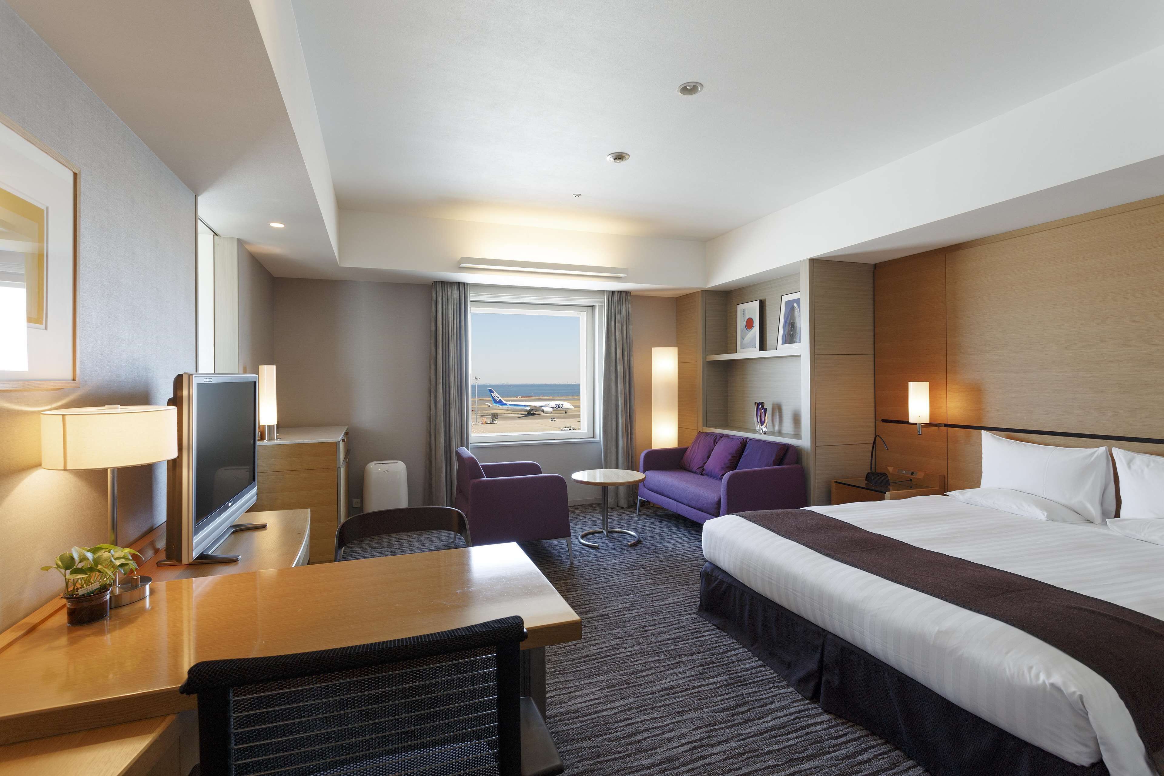 1 多间卧室、客房内保险箱、笔记本电脑工作区、遮光窗帘