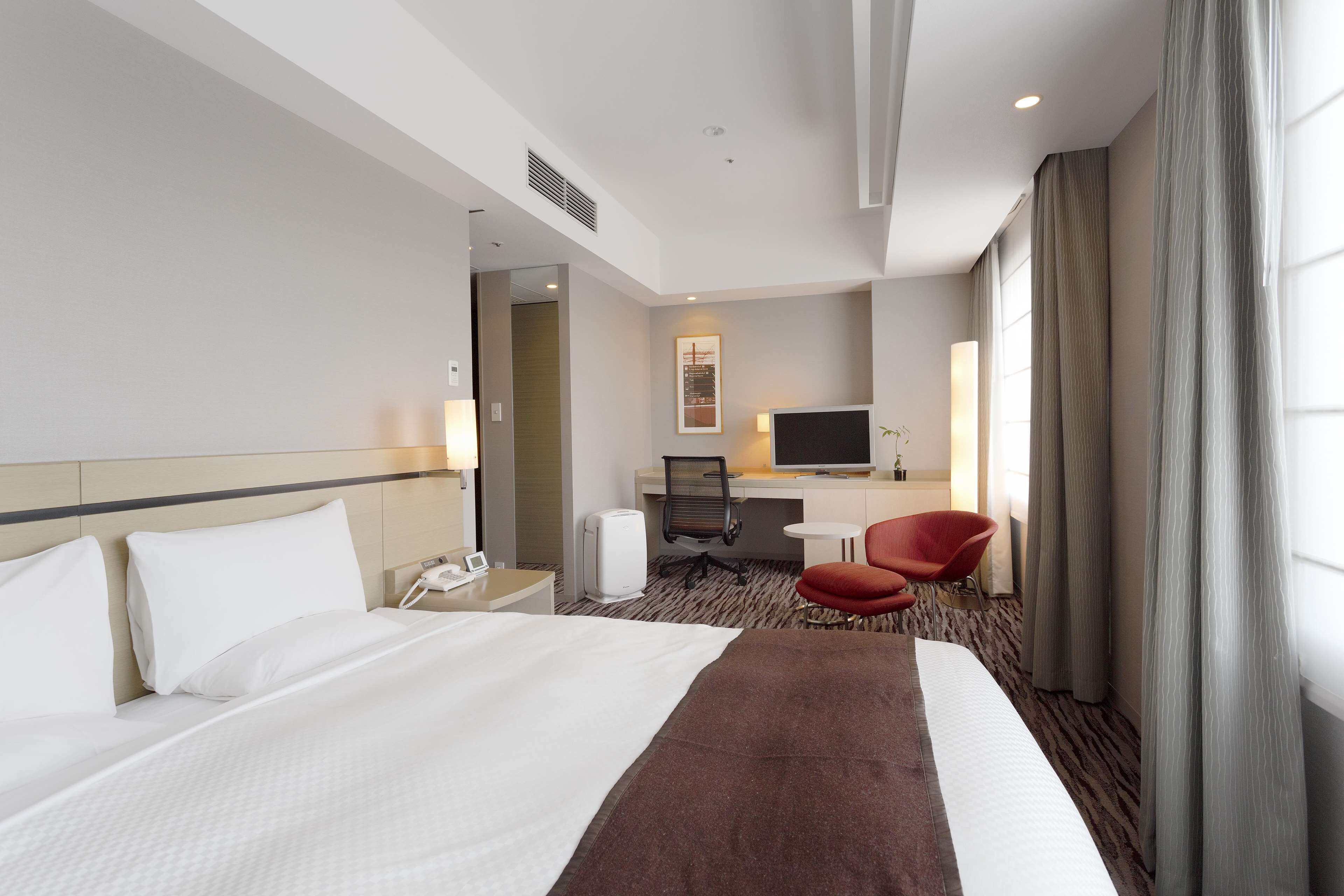 1 bedroom, in-room safe, laptop workspace, blackout curtains