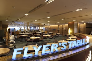 Breakfast, lunch, dinner served; international cuisine