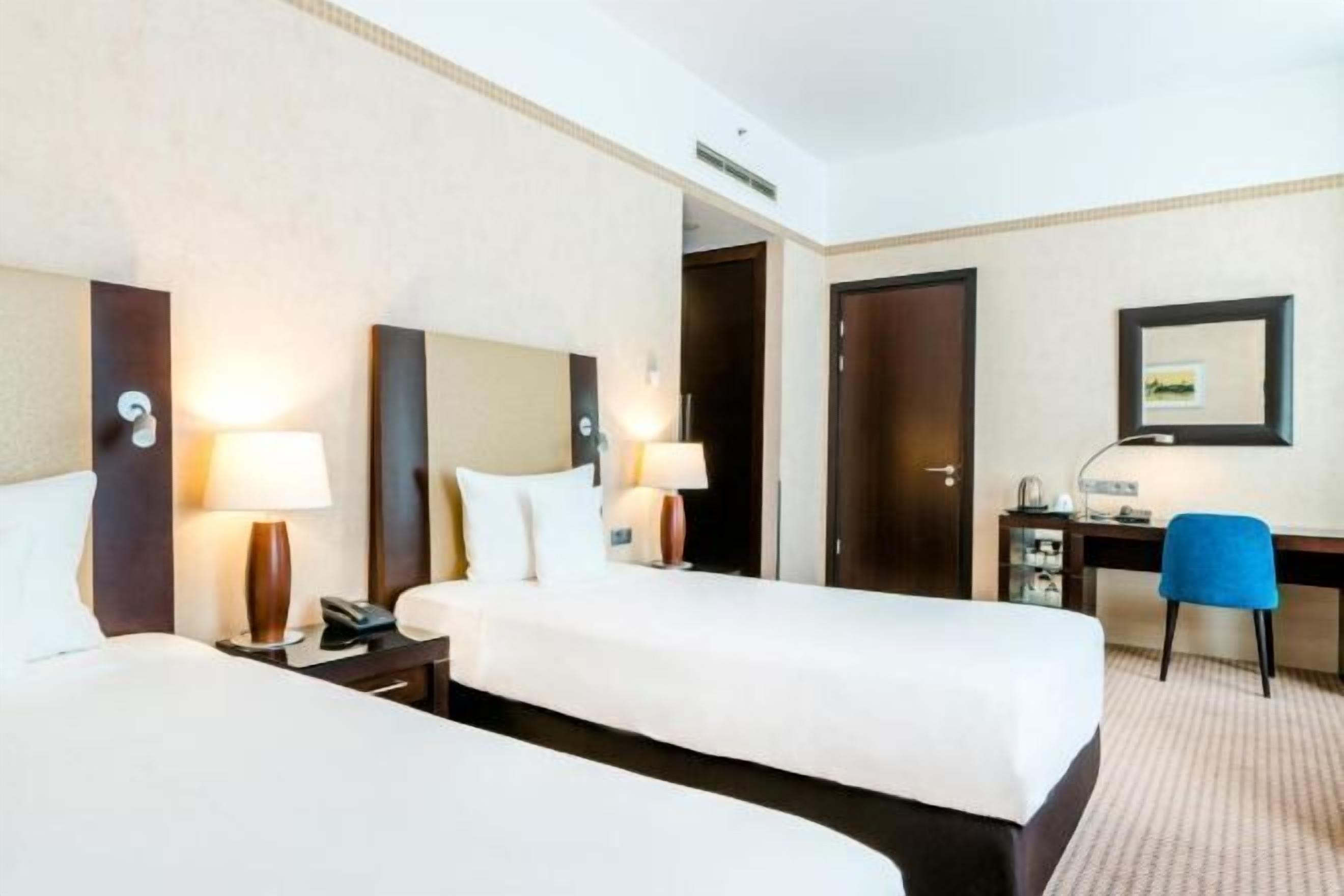 Ropa de cama hipoalergénica y minibar 