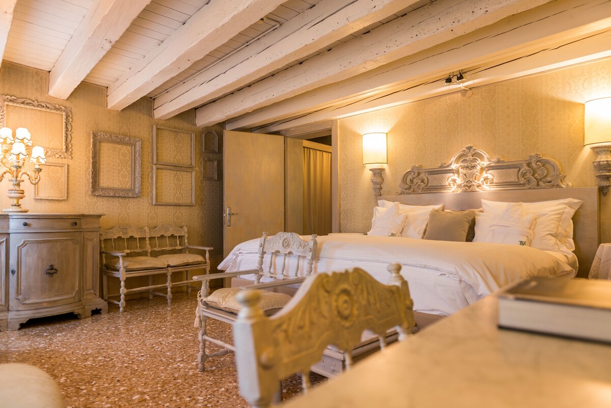 Down duvets, minibar, in-room safe, individually decorated