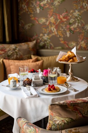 Daily full breakfast for a fee - Ca Maria Adele (Venice)