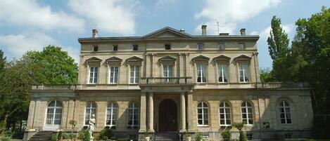 Fachada de la propiedad