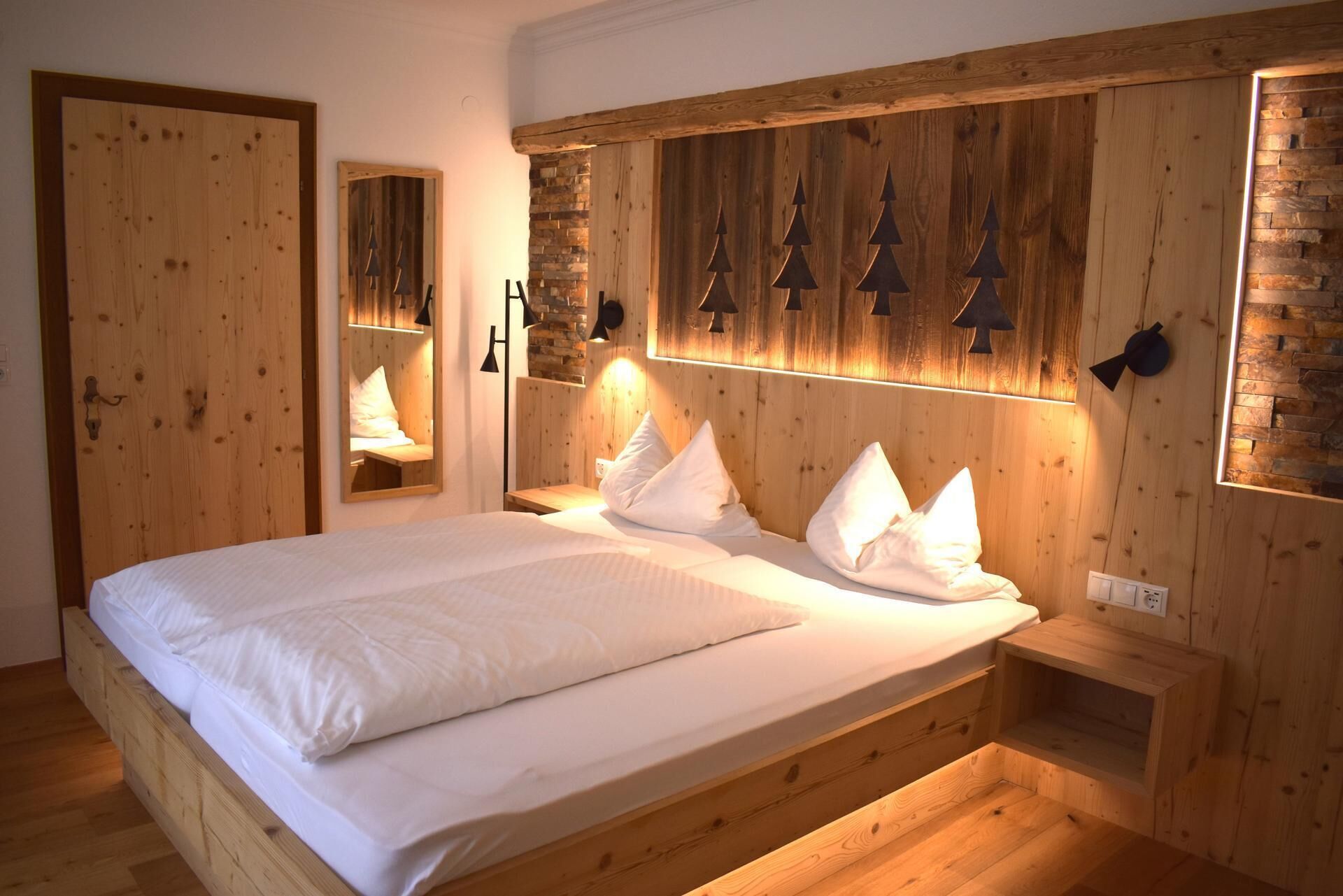 apartment, balcony, mountain view | 1 bedroom, premium bedding, in-room safe, desk