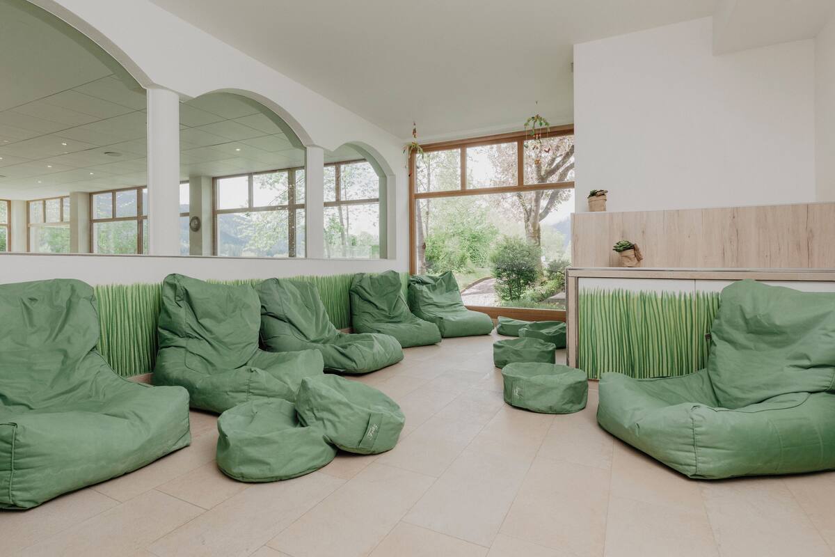 couples treatment room(s), sauna, steam room, body treatments