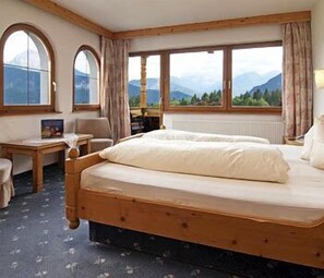 Family Suite for 2/4 | In-room safe, free cots/infant beds, rollaway beds