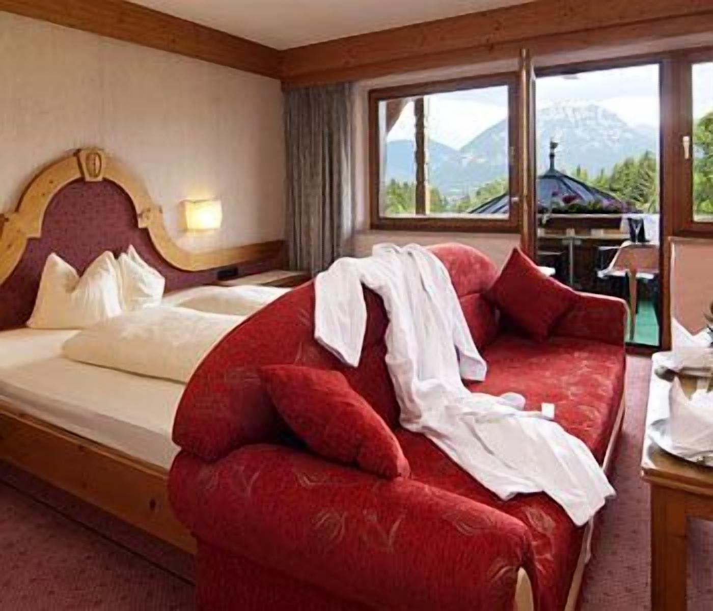 Junior suite for 2/3 | In-room safe, free cots/infant beds, rollaway beds