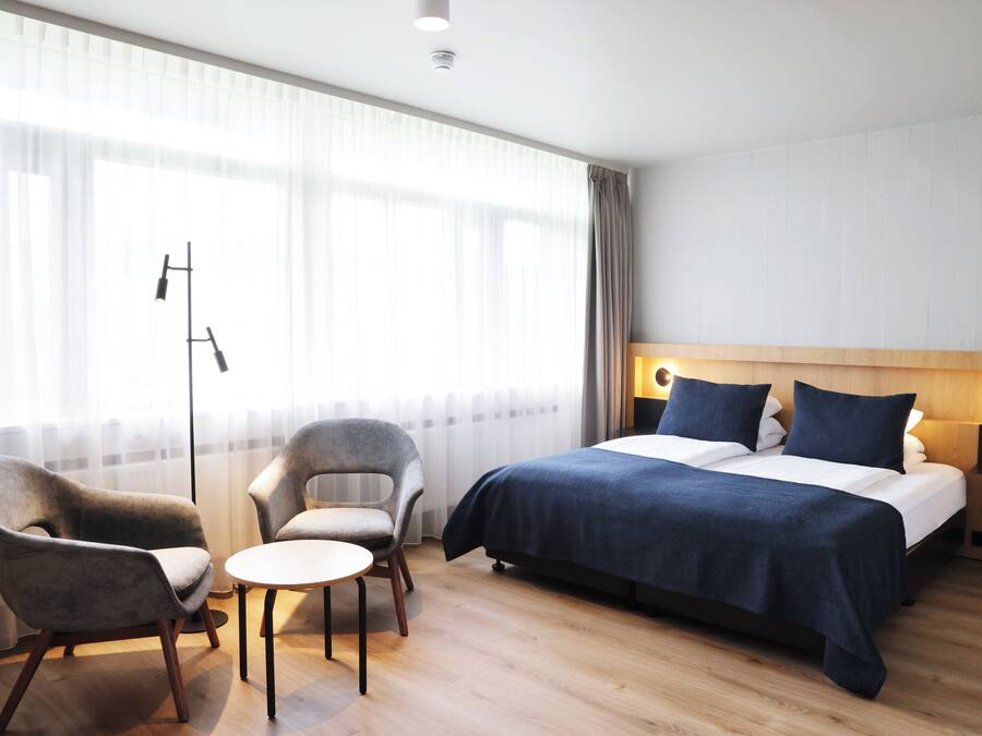 Familienzimmer, 2 Schlafzimmer | Zimmersafe, Schreibtisch, Verdunkelungsvorhänge, kostenloses WLAN