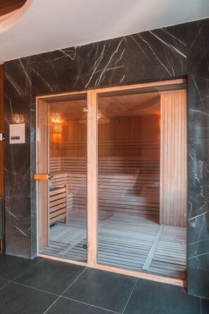Sauna, Turkish bath/hammam, body treatments, facials