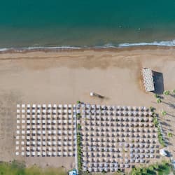 Spiaggia privata, lettini da mare, ombrelloni, teli da spiaggia