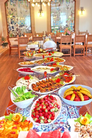 Daily buffet breakfast (TRY 500 per person) - Aspen Hotel - Special Class (Antalya)