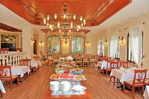 Se sirven desayunos, almuerzos y cenas