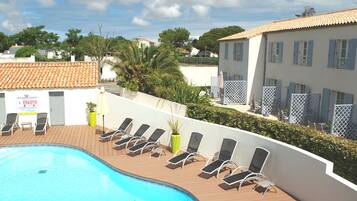 Outdoor pool, open 9:00 AM to 7:30 PM, sun loungers
