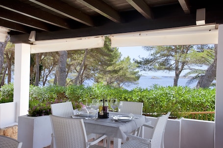 Restaurant. Club Cala Azul
