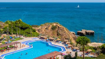 Indoor pool, 3 outdoor pools