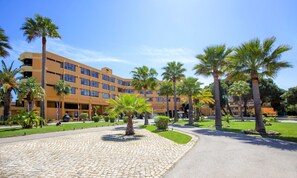 Front of property - Auramar Beach Resort (Albufeira)