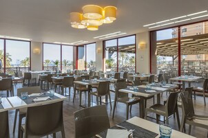 Der serveres morgenmad, frokost og aftensmad