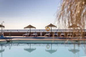 Sæsonbestemt udendørs pool
