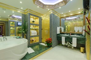 Artículos de tocador gratuitos, secador de pelo, toallas