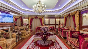 Suite Royal, 2 habitaciones | Zona de estar