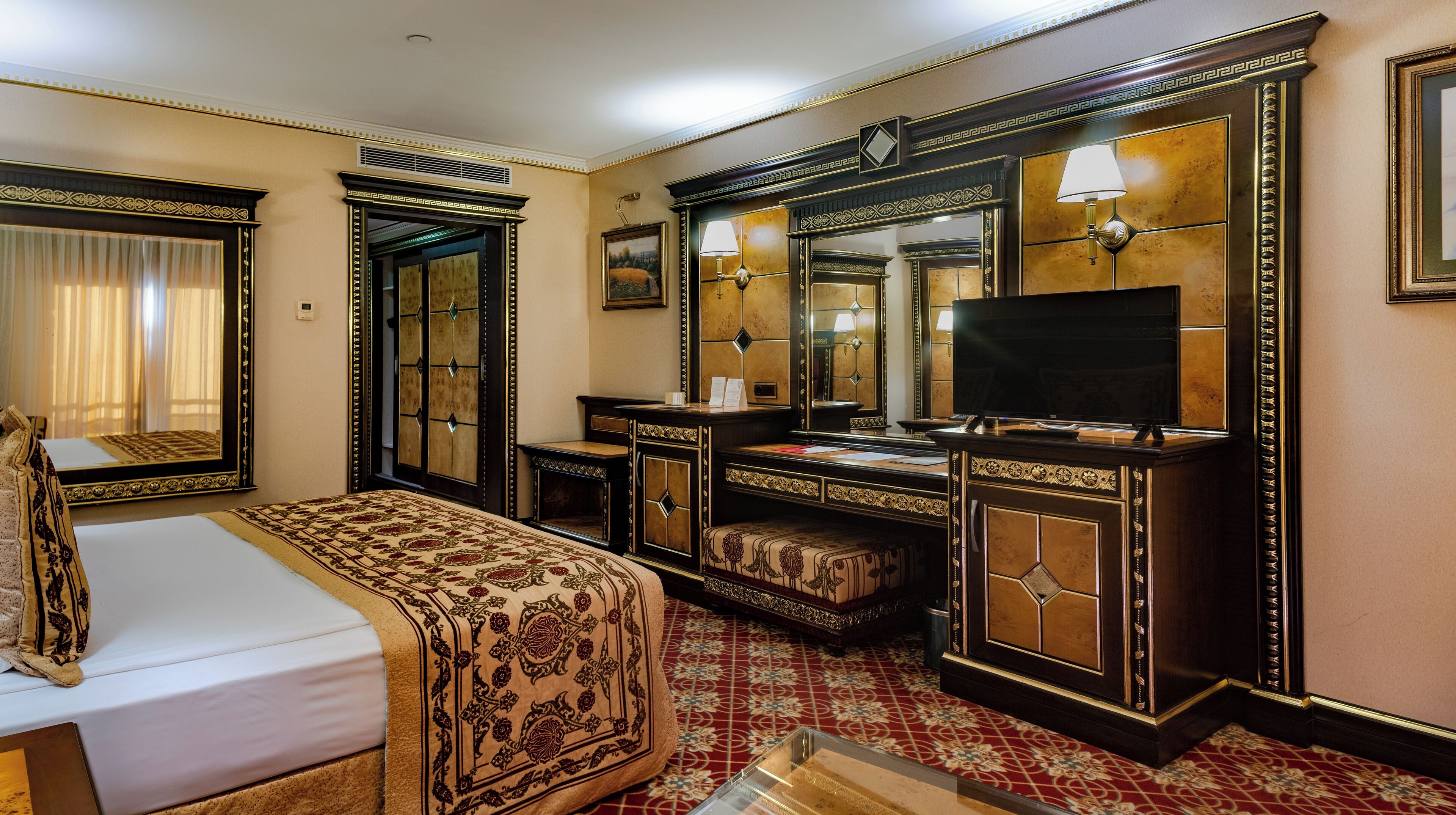 In-room safe, desk, blackout drapes, free WiFi