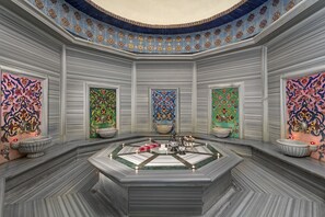 Couples treatment rooms, sauna, hot tub, steam room, Turkish bath