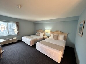 Standard-Doppelzimmer, 1 Schlafzimmer, zum Innenhof hin | Bügeleisen/Bügelbrett, Zustellbetten, WLAN, Bettwäsche
