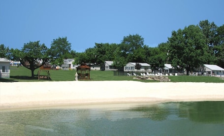 Private beach, beach towels, scuba diving, water skiing