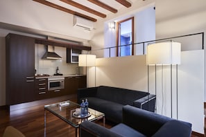 Grand Suite | Premium bedding, minibar, in-room safe, blackout drapes - Mercer House Bòria Bcn (Barcelona)