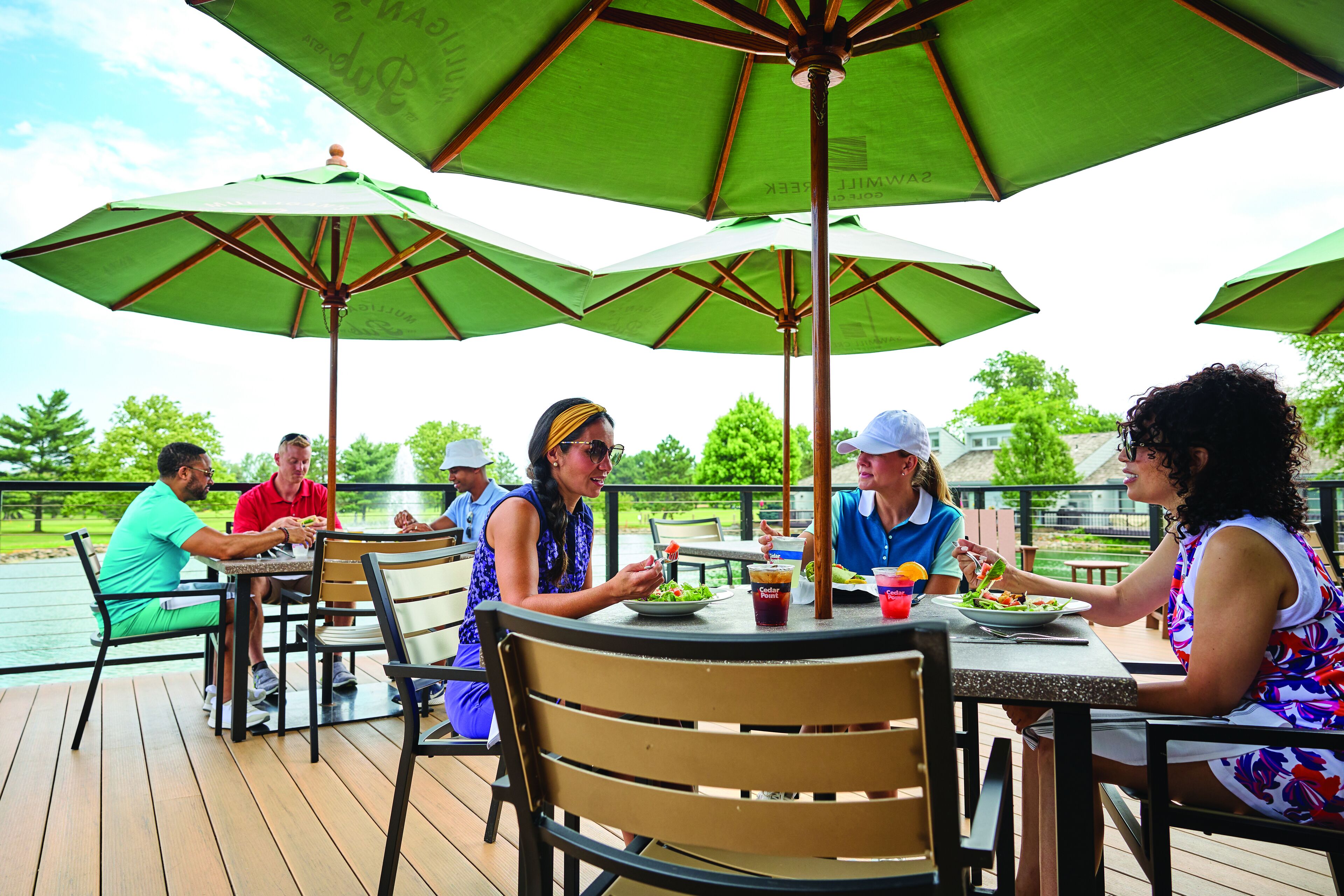 2 restaurants, breakfast, dinner served; American cuisine 