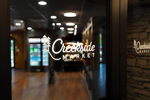 2 Restaurants, Frühstück, Abendessen, amerikanische Küche