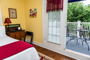 Balcony - Kennedy Manor B&B (Jefferson)