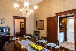 Dining - Kennedy Manor B&B (Jefferson)