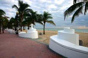 Beach nearby - La Casa Del Mar (Fort Lauderdale)