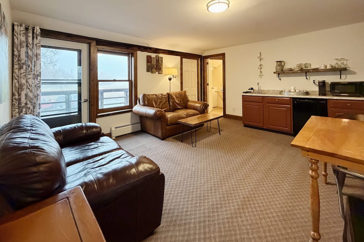 أغطية فراش متميزة وألحفة محشوة بالريش وبديكورات فريدة لكل غرفة