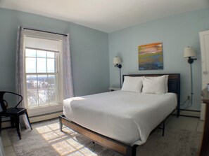 Farmhouse Suite | Premium bedding, down comforters, individually decorated - The Wildflower Inn (Lyndonville)
