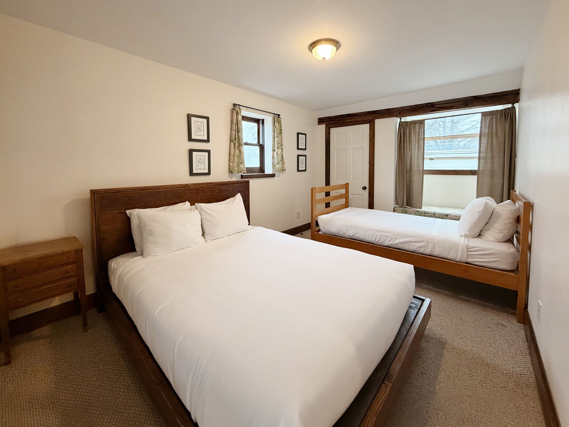 Crash Pad w/balcony | Literie de qualité supérieure, couette en duvet d'oie