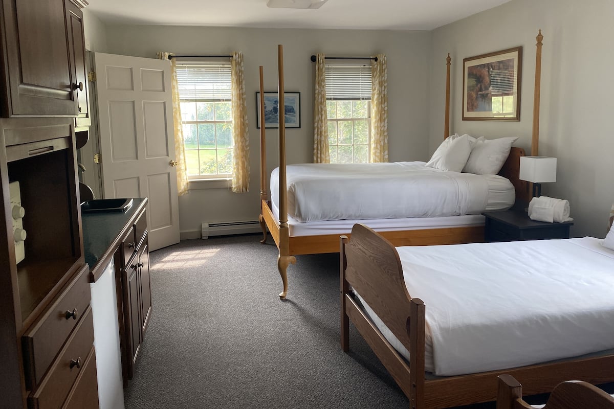 Burkeview Basecamp w/patio