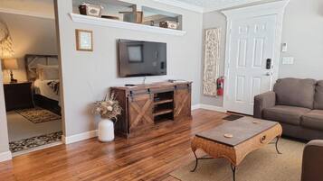 40-inch Smart TV with digital channels, TV