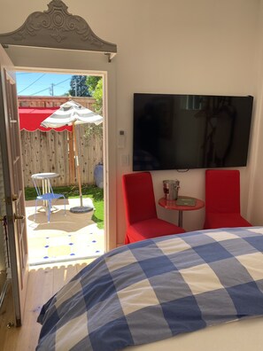 Rom – standard, 1 queensize-seng | Allergitestet sengetøy, senger med overmadrass og individuelt dekorert