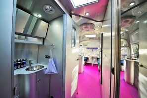 Literie hypoallergénique, surmatelas, décoration personnalisée