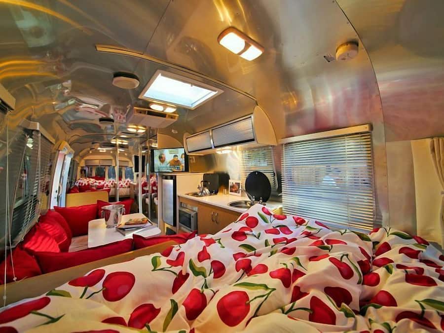 Mobile Superior-Unterkunft | Allergikerbettwaren, Pillowtop-Betten, individuell dekoriert