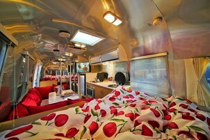 高级活动屋 | 防过敏的被褥、加厚床垫、特色装修、特色家居