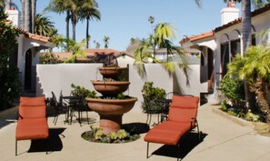 Fountain - Casa Del Mar Inn (Santa Barbara)