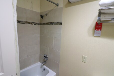 Econo Lodge Inn Suites Gatlinburg at the Convention Center - Image 34