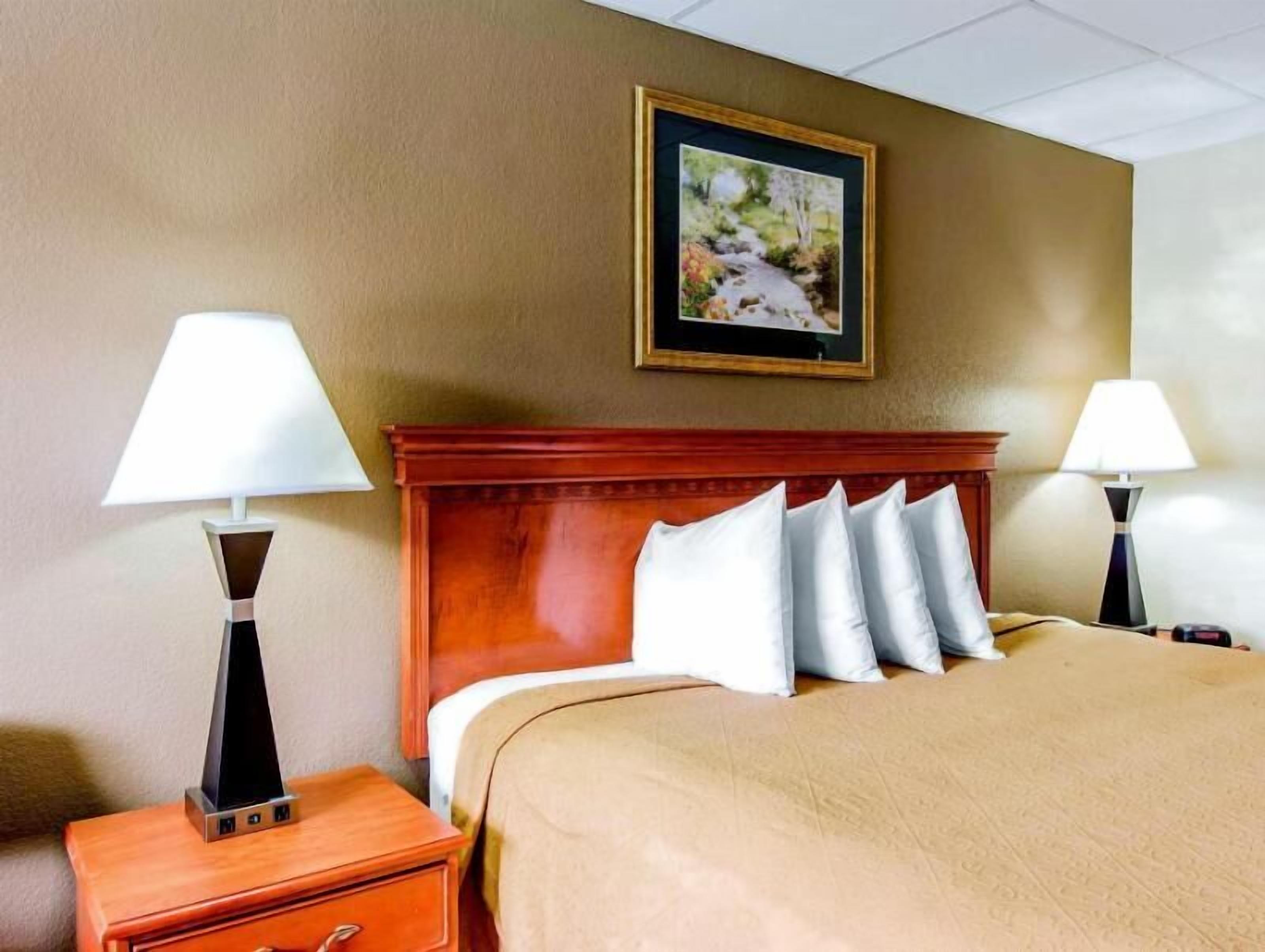 Iron/ironing board, free WiFi, bed sheets, alarm clocks