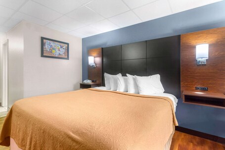 Econo Lodge Inn Suites Gatlinburg at the Convention Center - Image 25