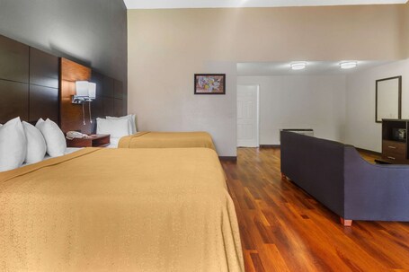 Econo Lodge Inn Suites Gatlinburg at the Convention Center - Image 36