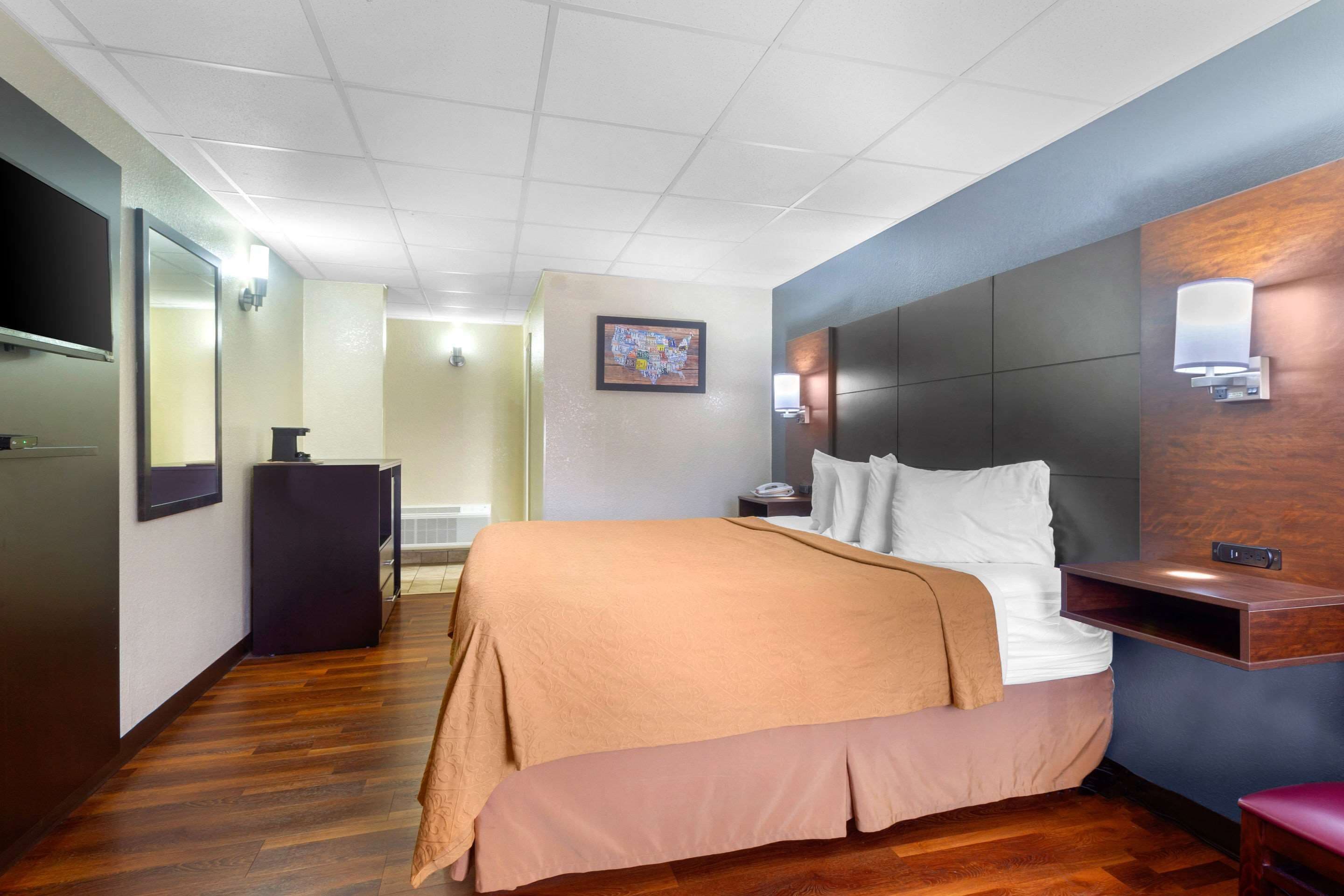 iron/ironing board, free wifi, bed sheets, alarm clocks